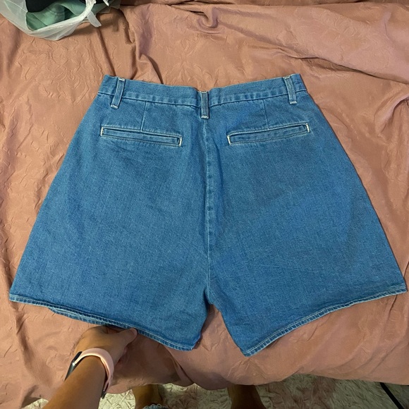 Levi’s Women’s Trouser Shorts Size 31 - Picture 3 of 5
